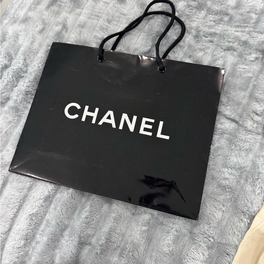 CHANEL Glossy Black Gift Bag